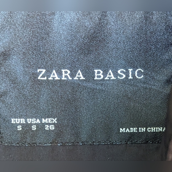 EUC ZARA Basic black gold hardware exposed zip down midi length quilted puffer - Picture 3 of 9